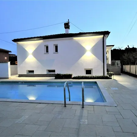 別荘 Casa Fabris With Pool *