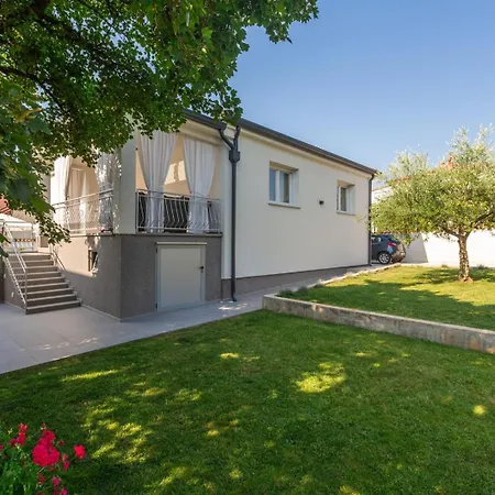 Casa Fabris With Pool Umag