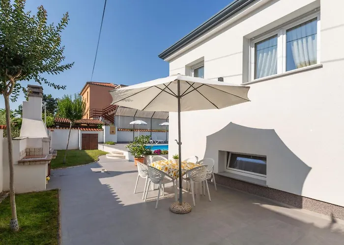 Casa Fabris With Pool Umag